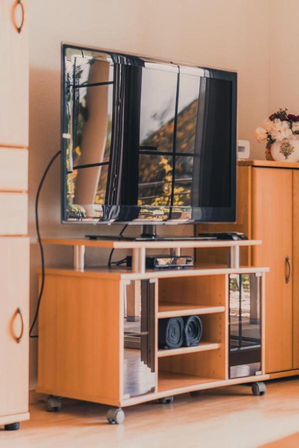 Coraline -Koblach, 6-10 P, 3 Schlafzimmer, Kueche, Riesige Terrasse, Parkplatz, Wifi, Stellplatz Ski Екстериор снимка